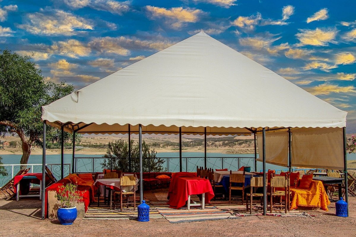 A calm, family-friendly spot at Lake Lalla Takerkoust, perfect for relaxation and scenic views